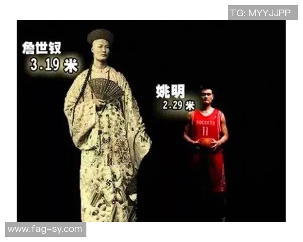 身高优势与力量并存 足球场上的巨人球星们如何用身高征服对手